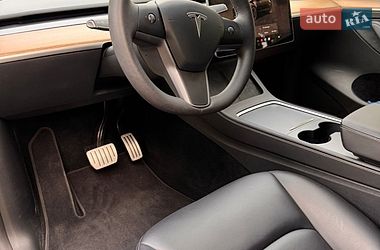 Внедорожник / Кроссовер Tesla Model Y 2024 в Киеве