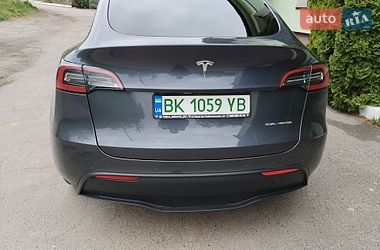 Внедорожник / Кроссовер Tesla Model Y 2021 в Ровно