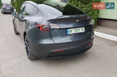 Внедорожник / Кроссовер Tesla Model Y 2021 в Ровно
