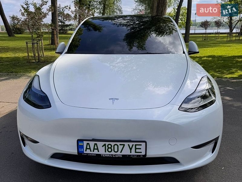 Внедорожник / Кроссовер Tesla Model Y 2025 в Киеве