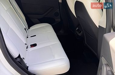 Внедорожник / Кроссовер Tesla Model Y 2025 в Киеве