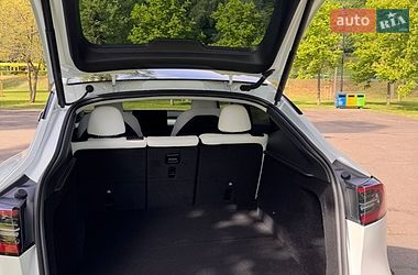 Внедорожник / Кроссовер Tesla Model Y 2025 в Киеве