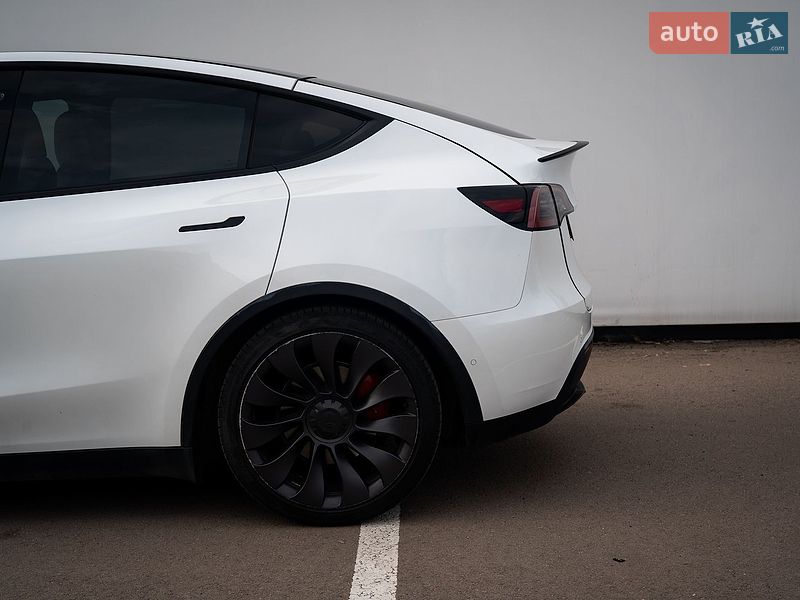 Внедорожник / Кроссовер Tesla Model Y 2020 в Хмельницком