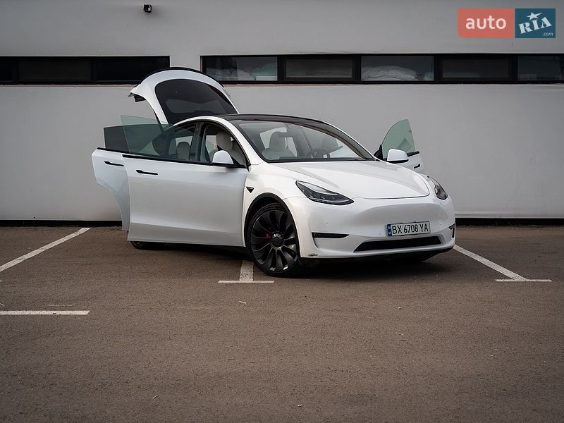 Внедорожник / Кроссовер Tesla Model Y 2020 в Хмельницком