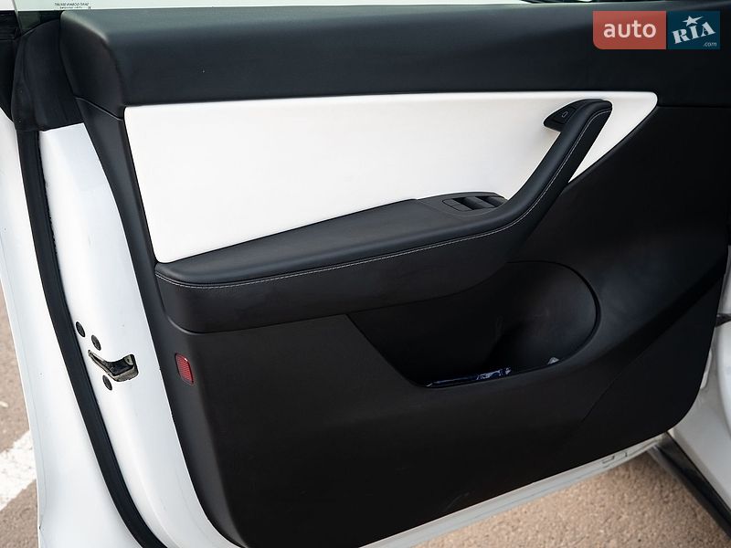 Внедорожник / Кроссовер Tesla Model Y 2020 в Хмельницком