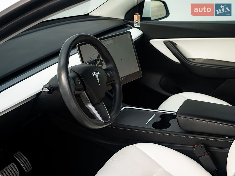 Внедорожник / Кроссовер Tesla Model Y 2020 в Хмельницком