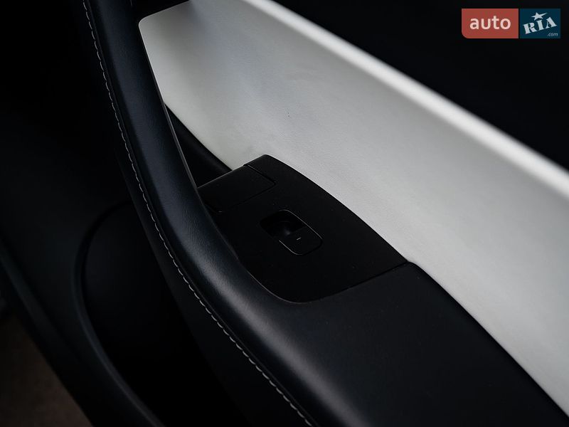 Внедорожник / Кроссовер Tesla Model Y 2020 в Хмельницком