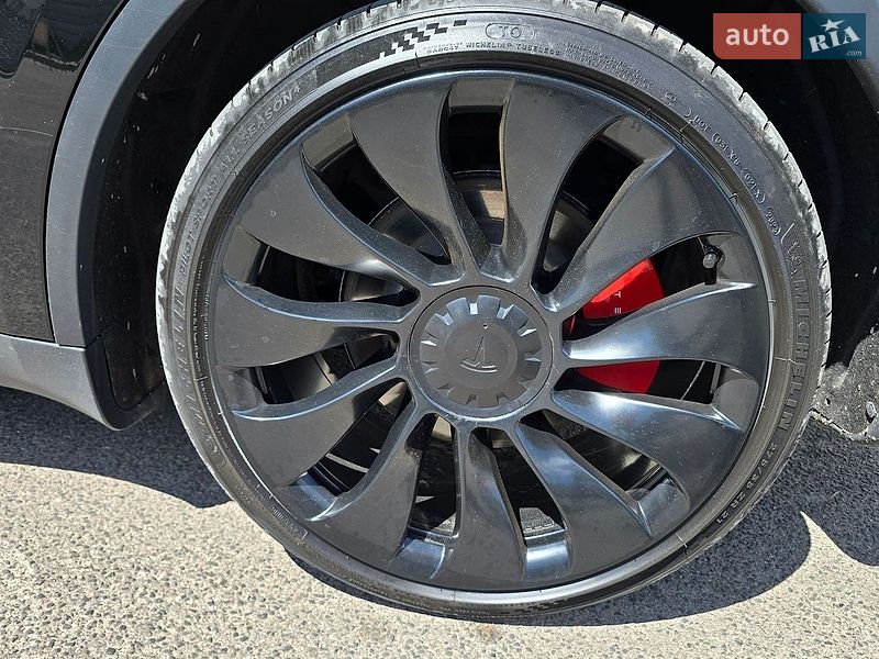 Внедорожник / Кроссовер Tesla Model Y 2023 в Луцке