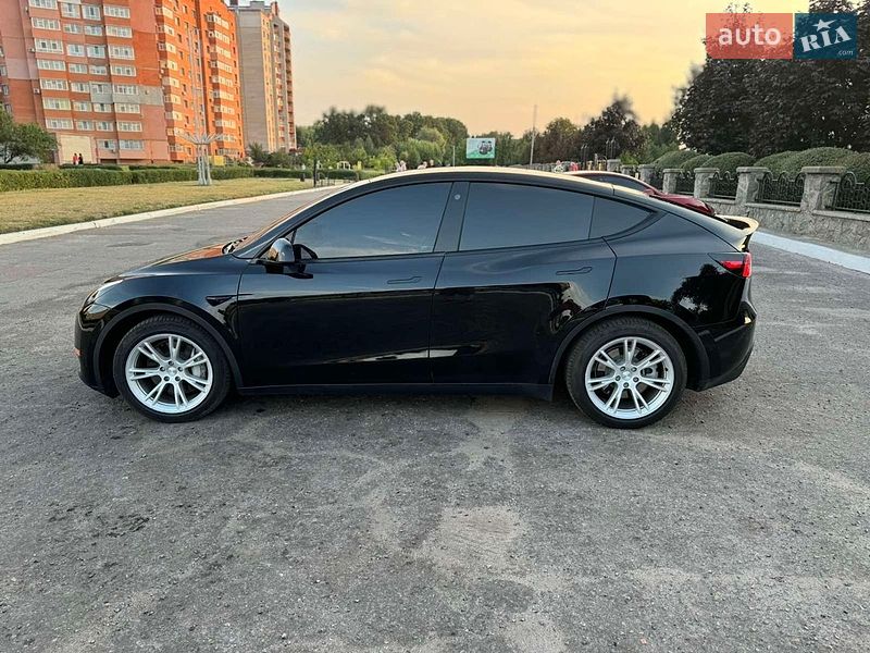 Позашляховик / Кросовер Tesla Model Y 2021 в Сумах