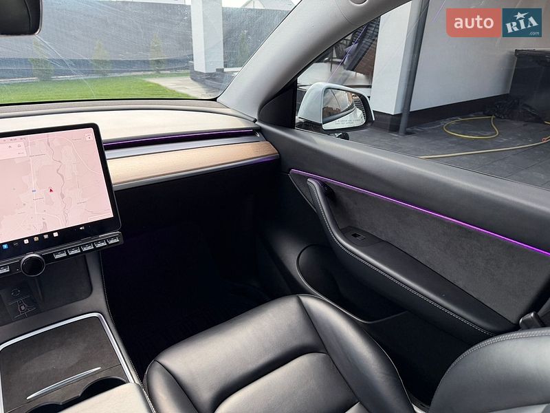 Внедорожник / Кроссовер Tesla Model Y 2021 в Ивано-Франковске