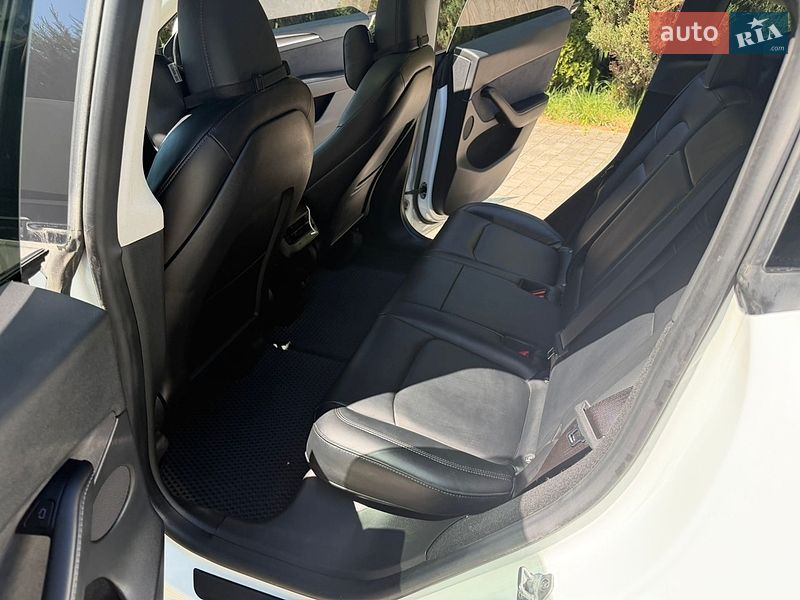 Позашляховик / Кросовер Tesla Model Y 2022 в Самборі