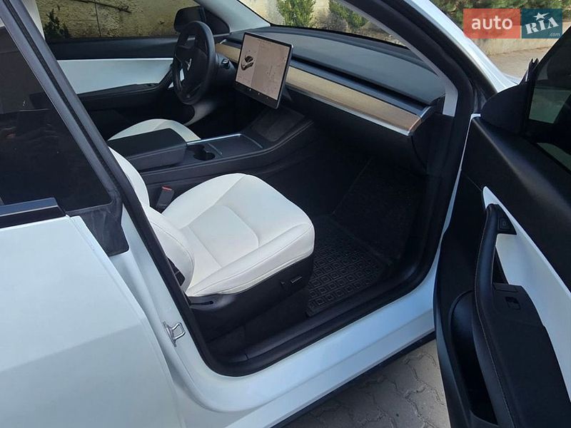 Внедорожник / Кроссовер Tesla Model Y 2022 в Хмельницком