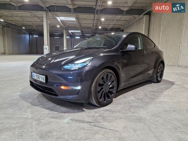 Позашляховик / Кросовер Tesla Model Y 2024 в Києві