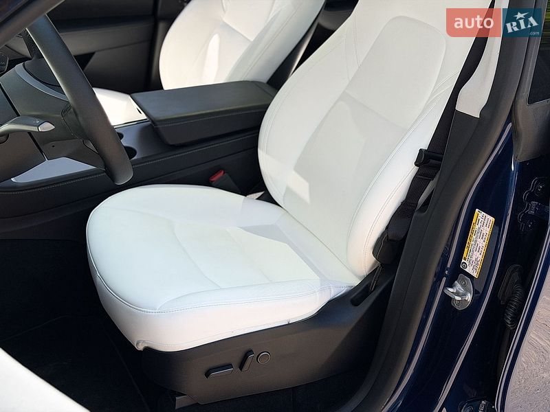 Позашляховик / Кросовер Tesla Model Y 2024 в Києві фото 13 Позашляховик / Кросовер Tesla Model Y 2024 в Києві