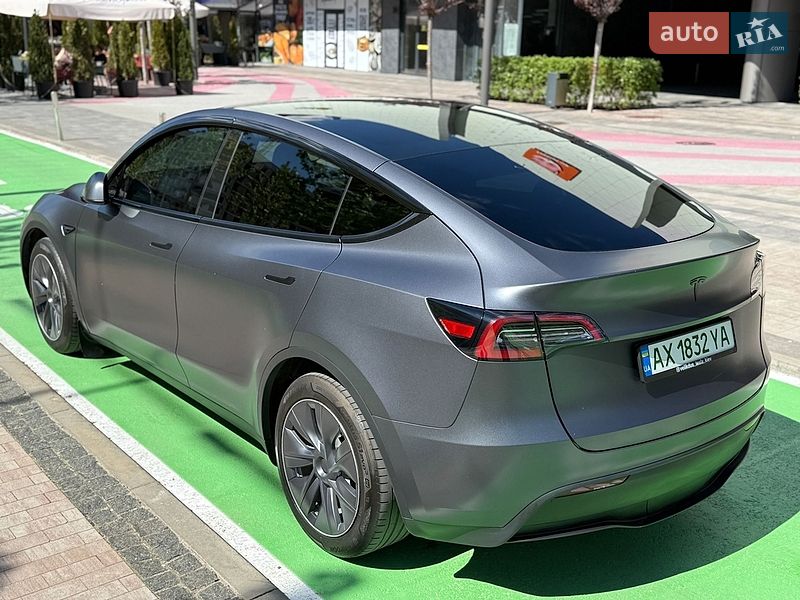 Внедорожник / Кроссовер Tesla Model Y 2023 в Киеве