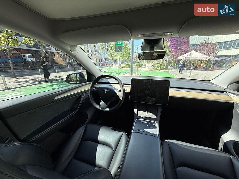 Внедорожник / Кроссовер Tesla Model Y 2023 в Киеве