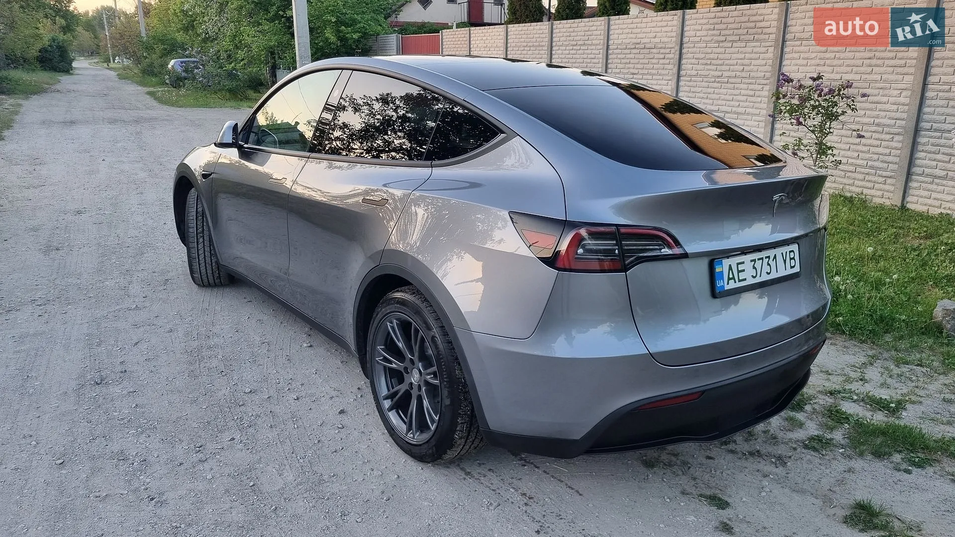 2025 Tesla Model Y - мініатюра 8