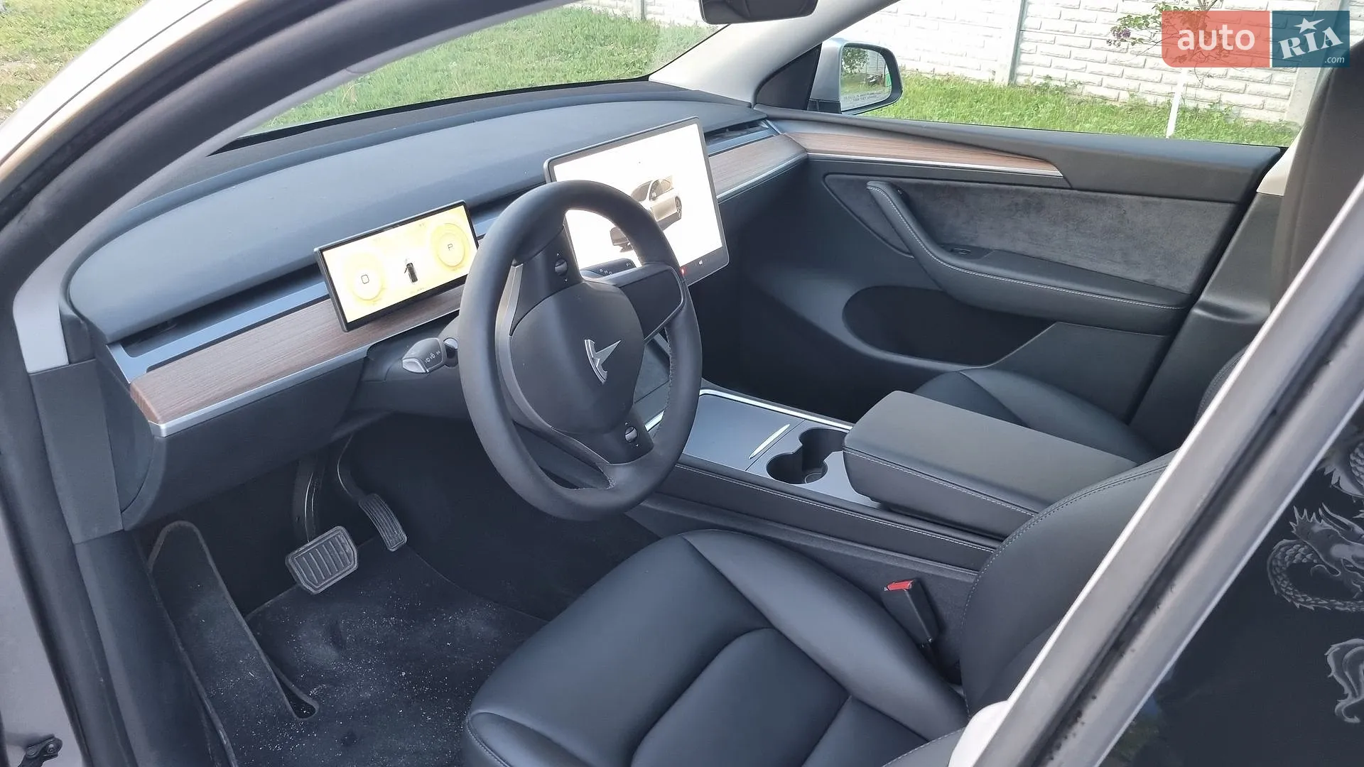 2025 Tesla Model Y - мініатюра 12