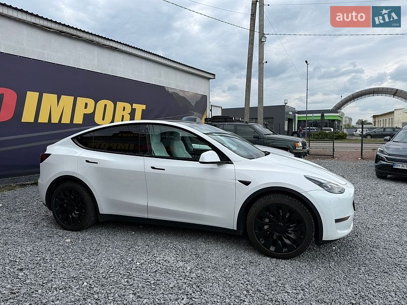 Tesla Model Y 2022