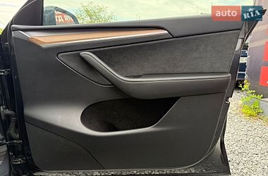 Позашляховик / Кросовер Tesla Model Y 2024 в Стрию