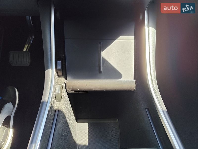 Внедорожник / Кроссовер Tesla Model Y 2020 в Одессе