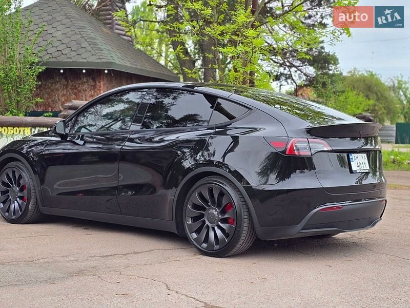 Позашляховик / Кросовер Tesla Model Y 2022 в Коростені