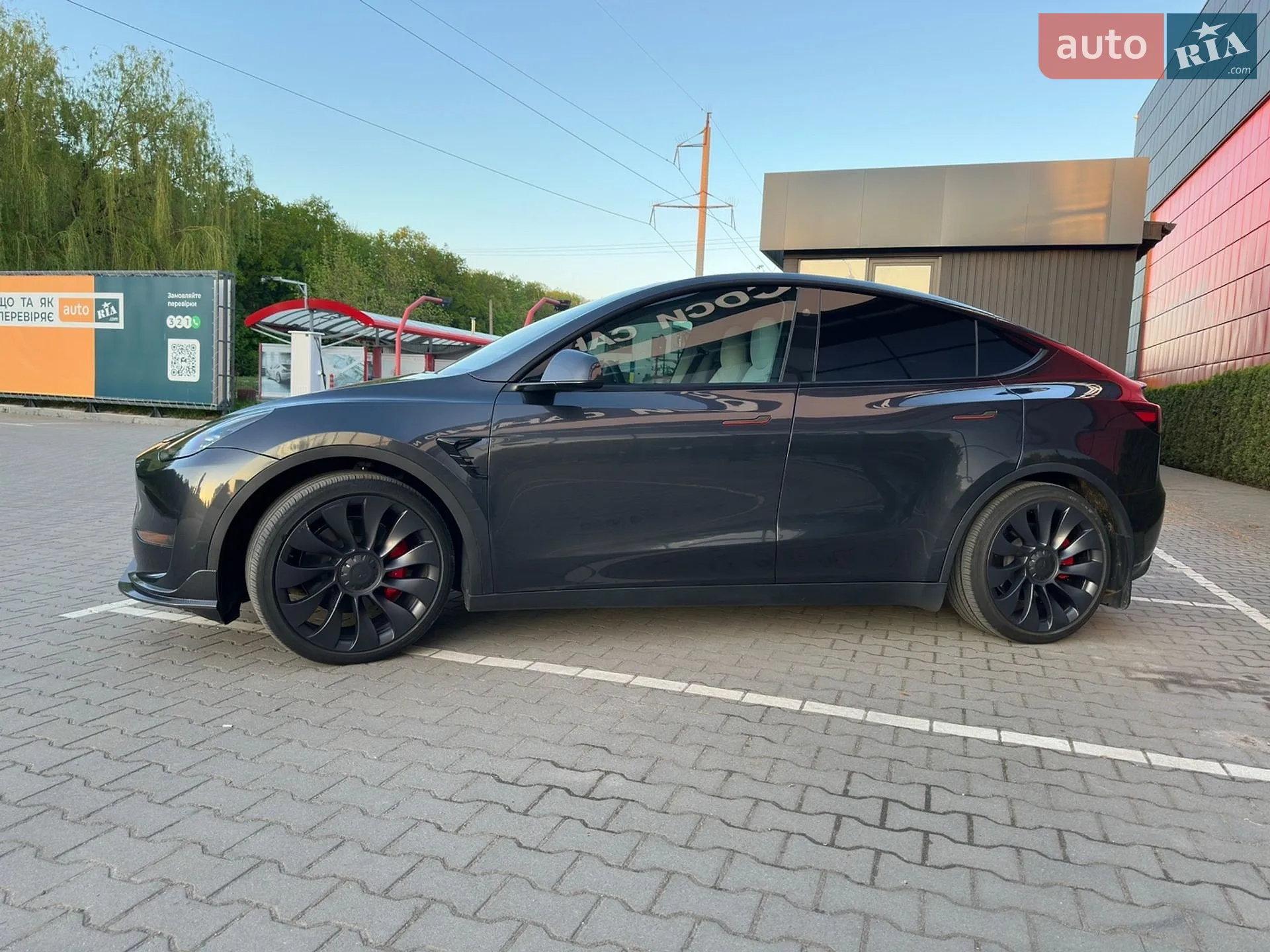 2024 Tesla Model Y - мініатюра 2