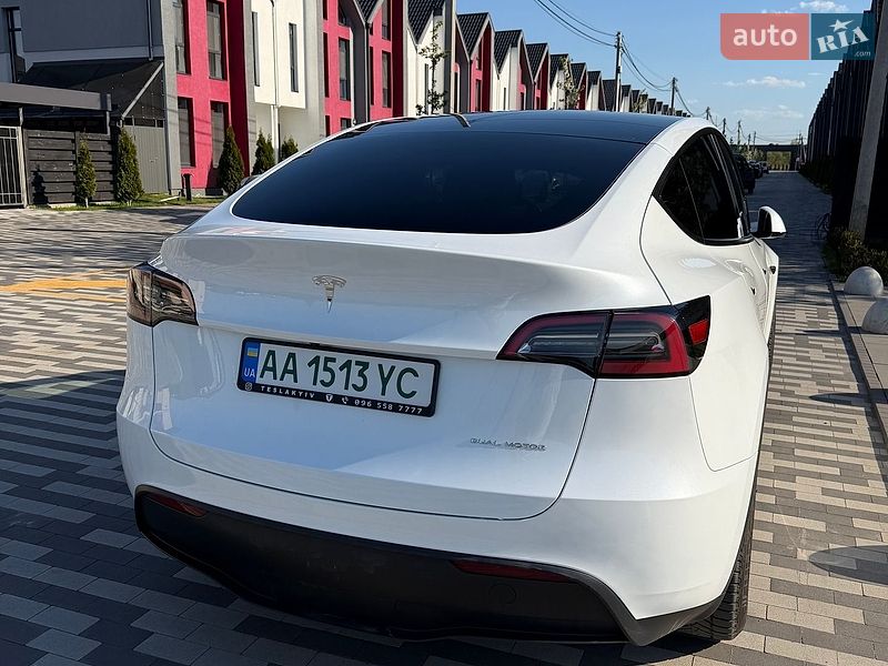 Позашляховик / Кросовер Tesla Model Y 2023 в Києві