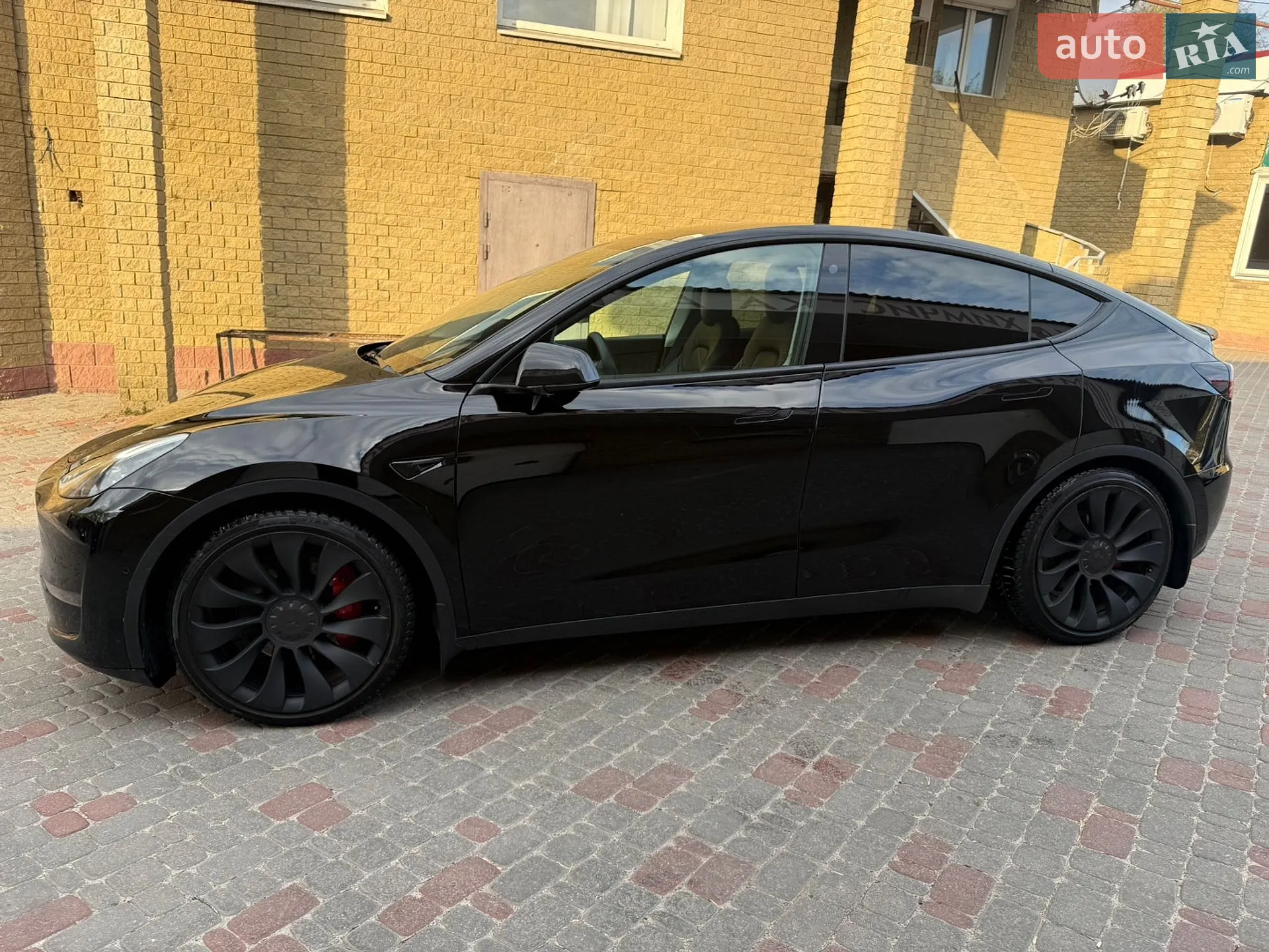 2021 Tesla Model Y - мініатюра 3