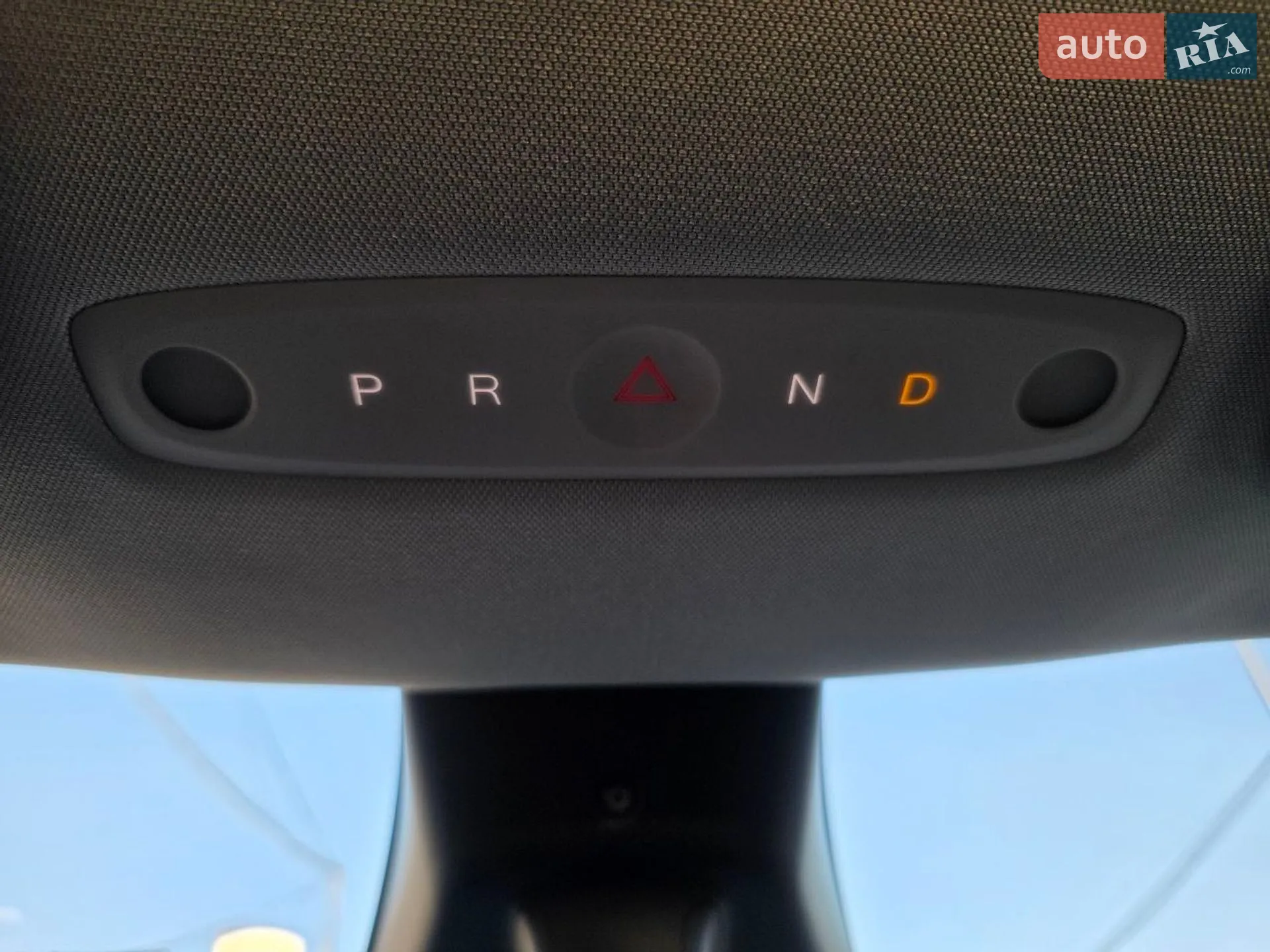 2025 Tesla Model Y - мініатюра 15