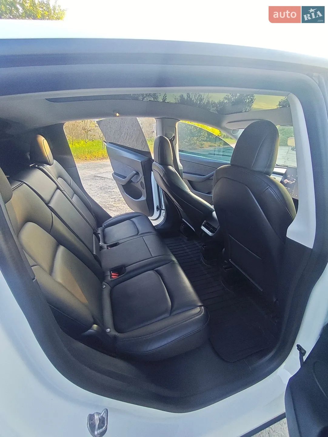 2020 Tesla Model Y - мініатюра 8