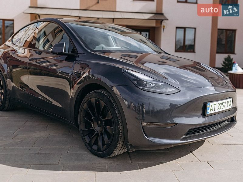 Внедорожник / Кроссовер Tesla Model Y 2023 в Ивано-Франковске