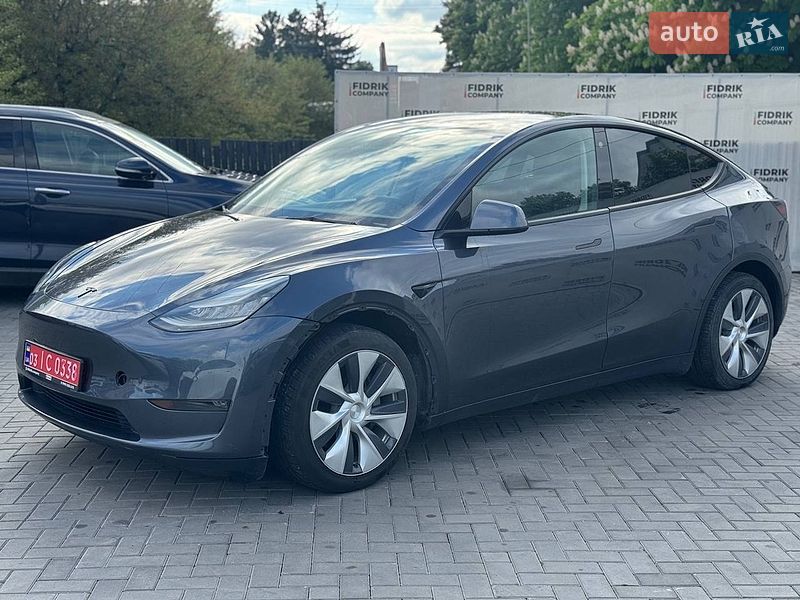 Tesla Model Y 2022