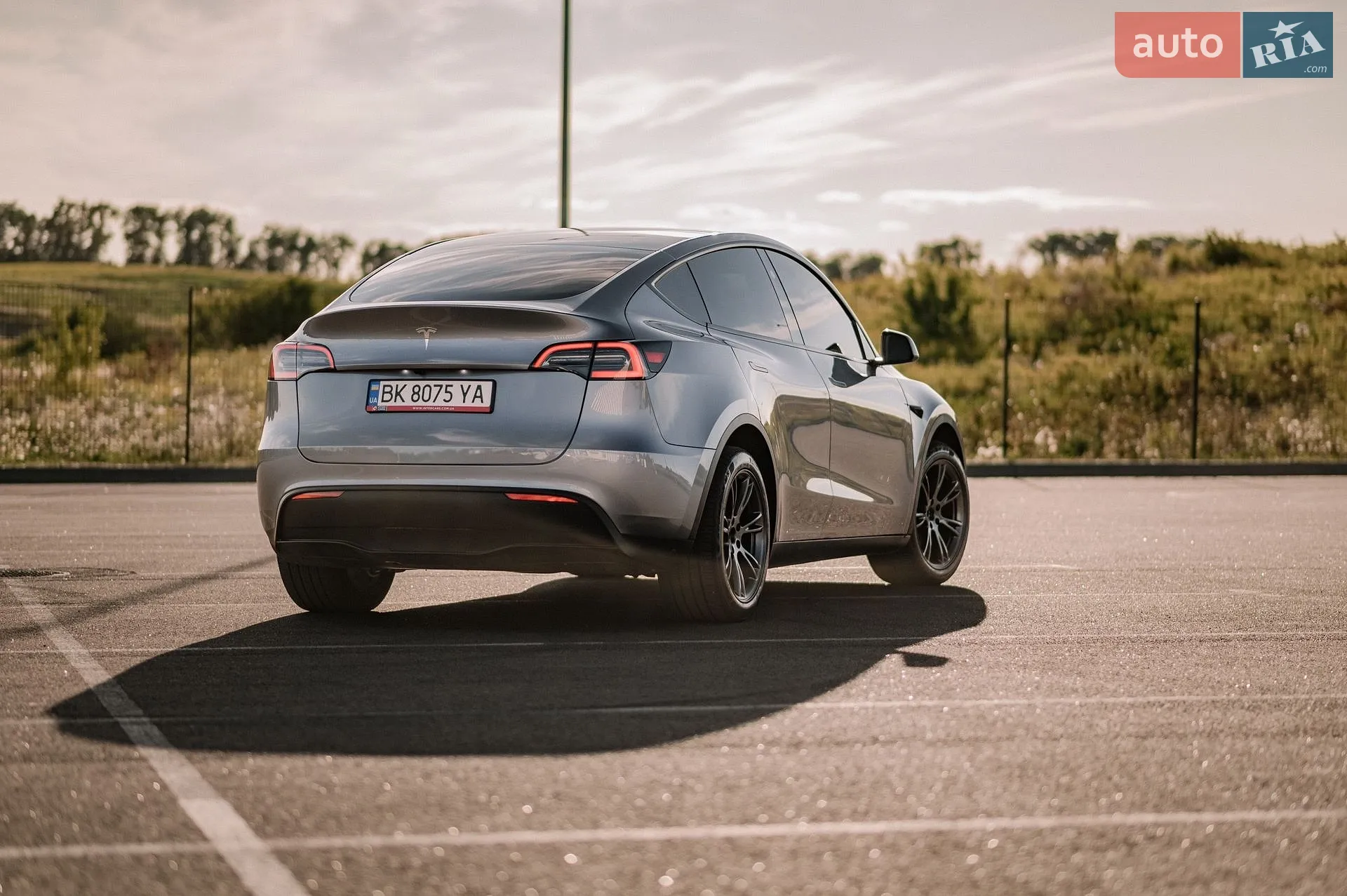 2024 Tesla Model Y - мініатюра 3