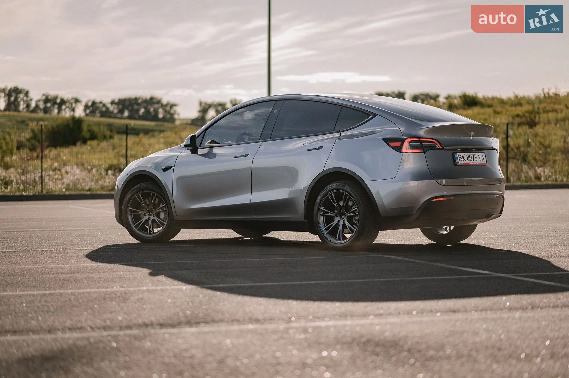 2024 Tesla Model Y - мініатюра 8