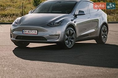 Позашляховик / Кросовер Tesla Model Y 2024 в Києві фото 20 Позашляховик / Кросовер Tesla Model Y 2024 в Києві