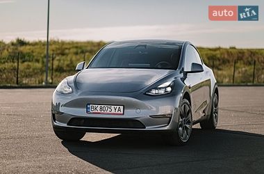 Позашляховик / Кросовер Tesla Model Y 2024 в Києві фото 24 Позашляховик / Кросовер Tesla Model Y 2024 в Києві