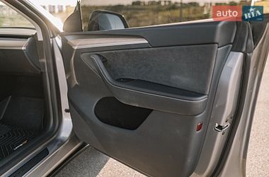 Позашляховик / Кросовер Tesla Model Y 2024 в Києві фото 84 Позашляховик / Кросовер Tesla Model Y 2024 в Києві
