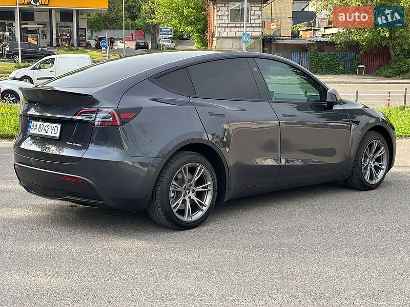 Позашляховик / Кросовер Tesla Model Y 2024 в Києві