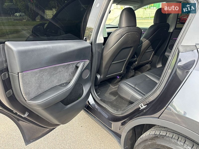 Позашляховик / Кросовер Tesla Model Y 2024 в Києві