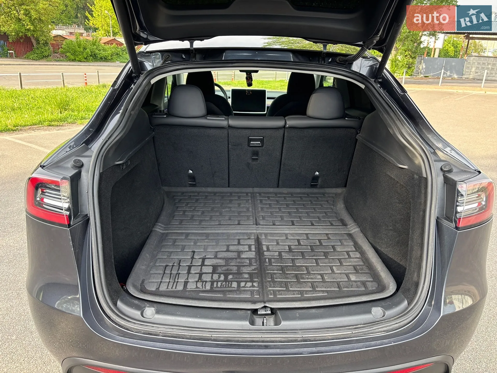 2024 Tesla Model Y - мініатюра 21