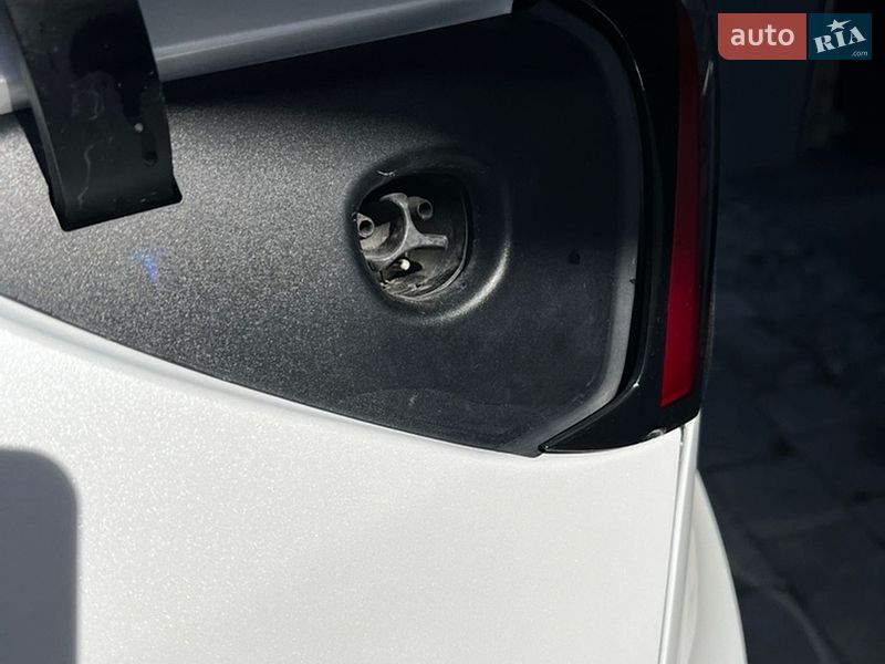 Внедорожник / Кроссовер Tesla Model Y 2022 в Житомире