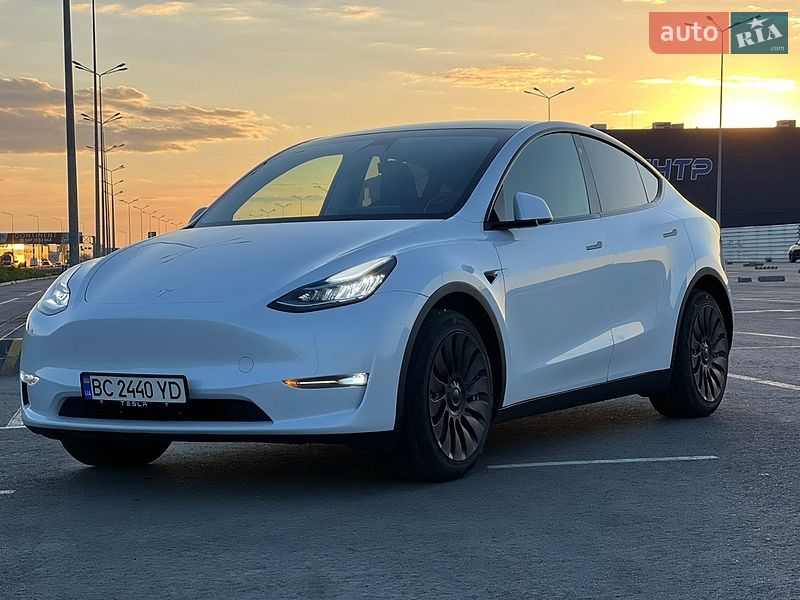 Tesla Model Y 2023