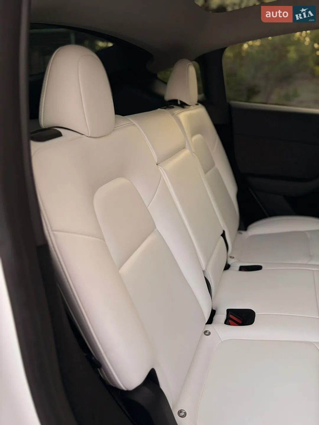2024 Tesla Model Y - мініатюра 21