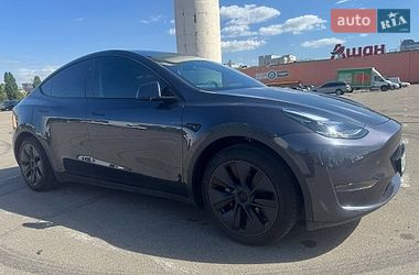 Позашляховик / Кросовер Tesla Model Y 2025 в Києві