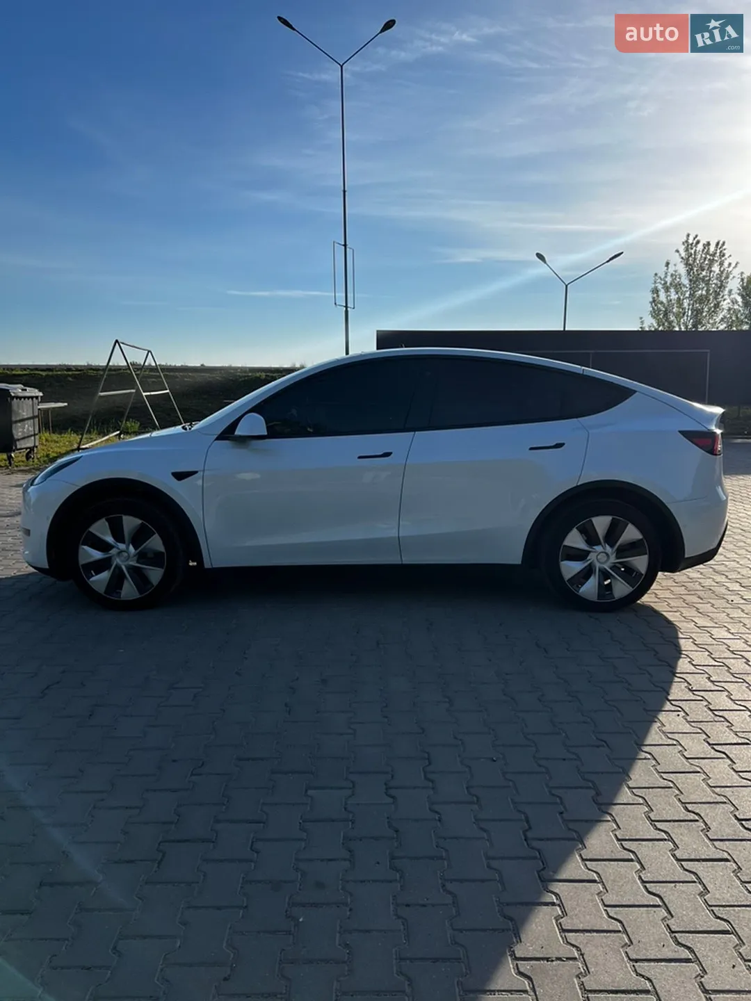 2020 Tesla Model Y - мініатюра 3
