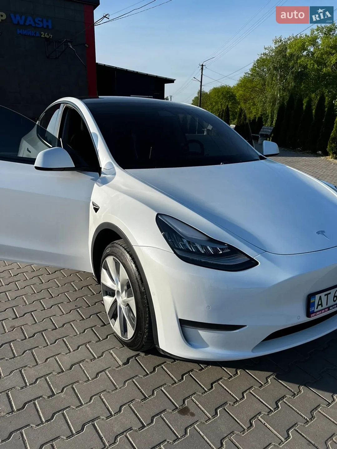 2020 Tesla Model Y - мініатюра 8