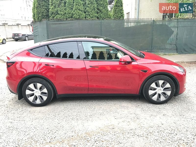 Внедорожник / Кроссовер Tesla Model Y 2023 в Львове