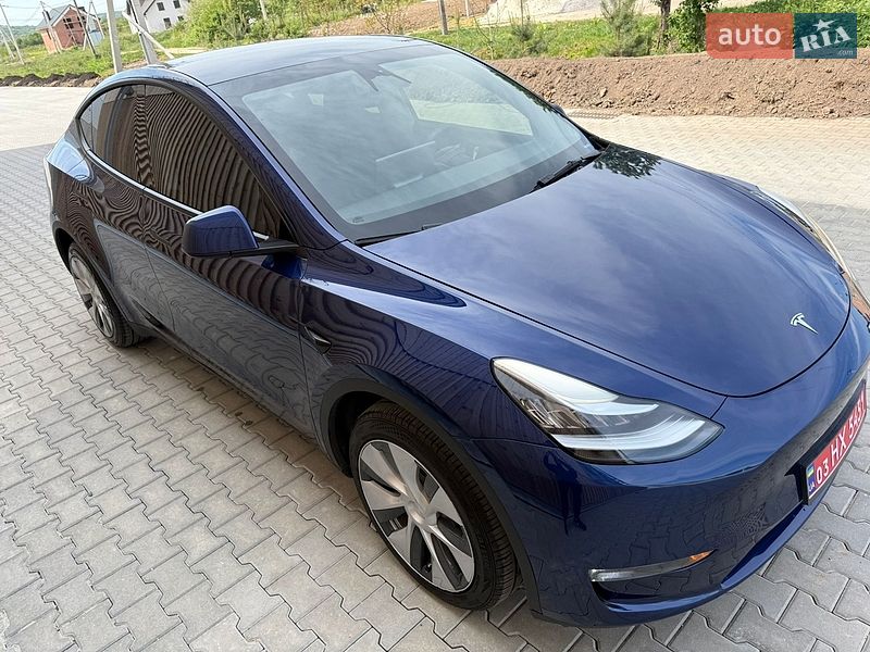 Внедорожник / Кроссовер Tesla Model Y 2023 в Львове