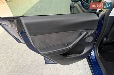 Внедорожник / Кроссовер Tesla Model Y 2023 в Львове